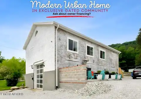 7Th St, Rocky Top, TN 37769