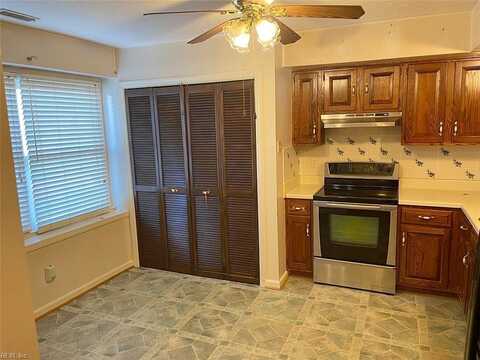 Village Woods, GLOUCESTER, VA 23061