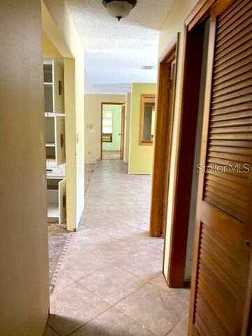 Delaware, WEEKI WACHEE, FL 34607