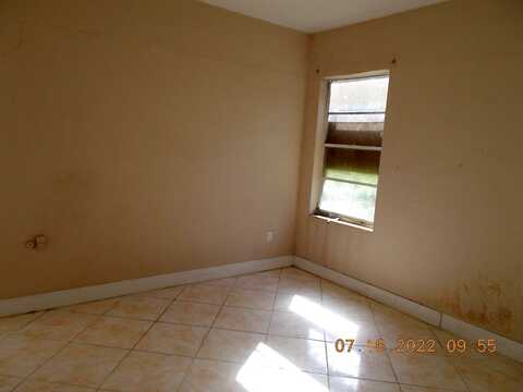 Main, PAHOKEE, FL 33476