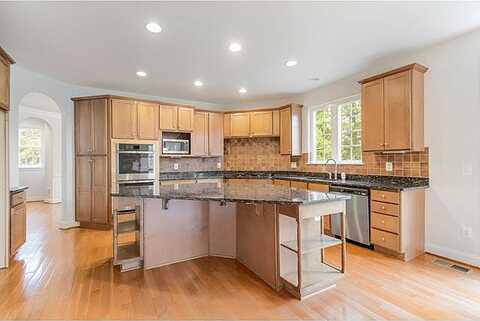 Potomac Crest, TRIANGLE, VA 22172