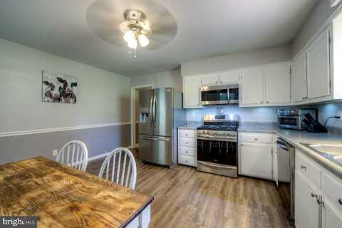 Wayne, STUARTS DRAFT, VA 24477