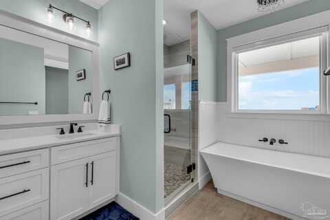 White Sands, NAVARRE, FL 32566