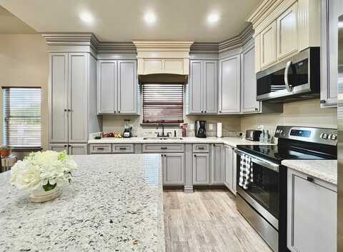 Christina, EAGLE PASS, TX 78852