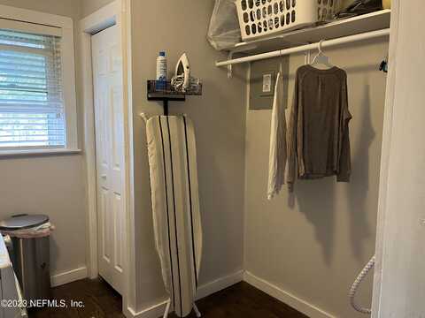 Davis, NEPTUNE BEACH, FL 32266
