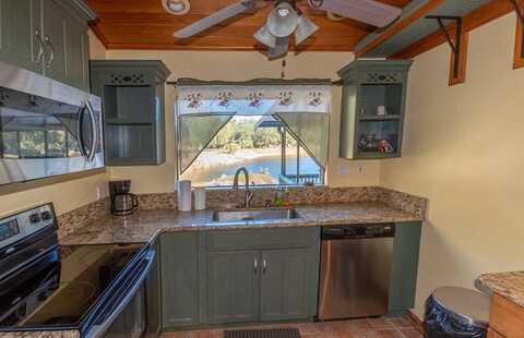 Roys, STEINHATCHEE, FL 32359
