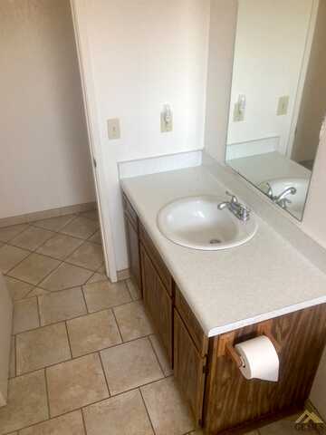 Sudan, BUTTONWILLOW, CA 93206