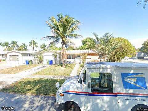 1St, PEMBROKE PINES, FL 33023