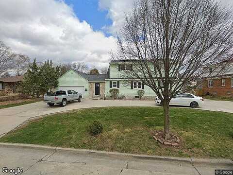 121St, MILWAUKEE, WI 53214