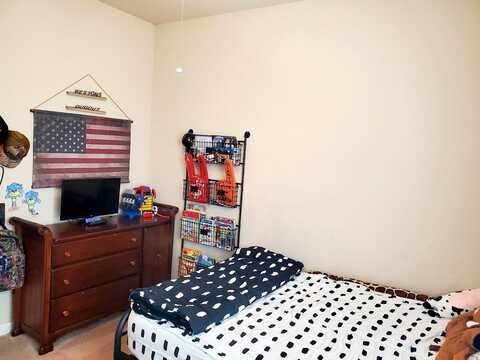 Shelly, FRESNO, CA 93727