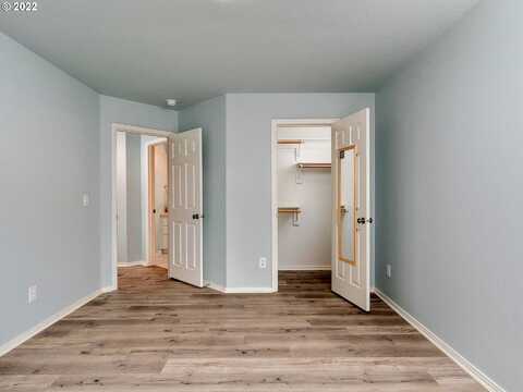 Mistletoe, PORTLAND, OR 97223