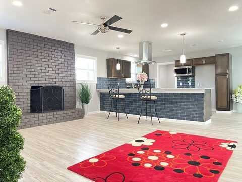 Melinda, HALTOM CITY, TX 76117
