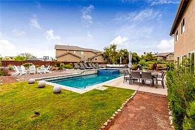 Caseros, SAN JACINTO, CA 92582