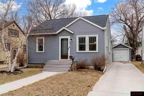 Wall, NORTH MANKATO, MN 56003