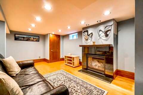 Russell, MINNEAPOLIS, MN 55412