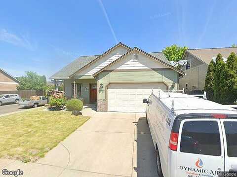 Amelia, WHITE CITY, OR 97503