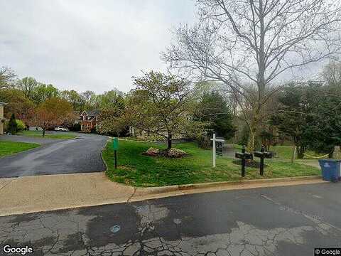 Lupine Den, VIENNA, VA 22182