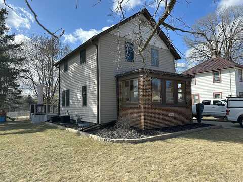Northwestern, WEST BEND, WI 53090