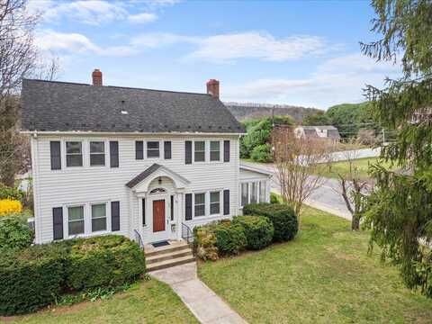 Woodrow, WAYNESBORO, VA 22980
