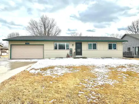 Dorathea, WORTHINGTON, MN 56187