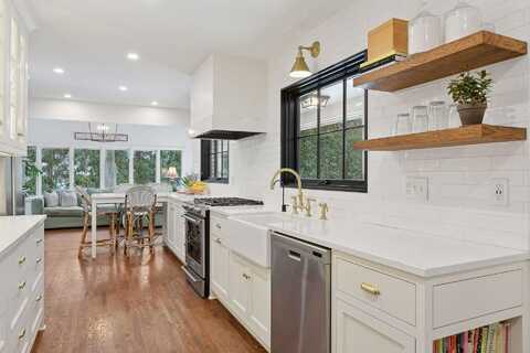 Honeysuckle, WAYZATA, MN 55391