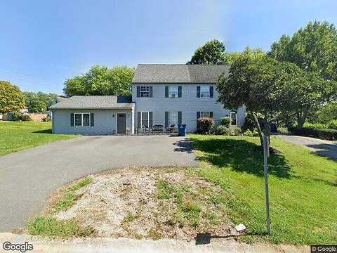 Oak Hollow, COLUMBIA, PA 17512