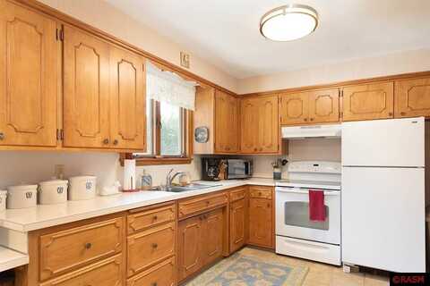 Haynes, MANKATO, MN 56001
