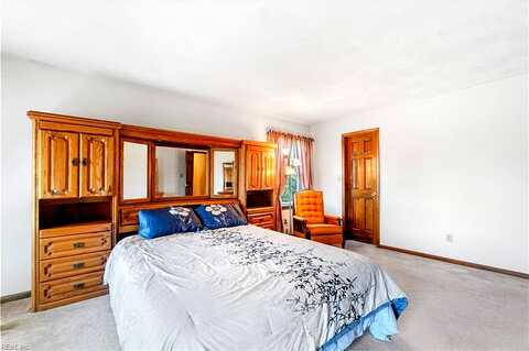 Longmont, VIRGINIA BEACH, VA 23456