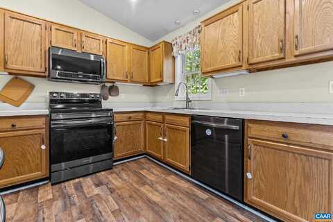 Branch, SCOTTSVILLE, VA 24590