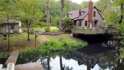 Titus Cove, CARROLLTON, VA 23314