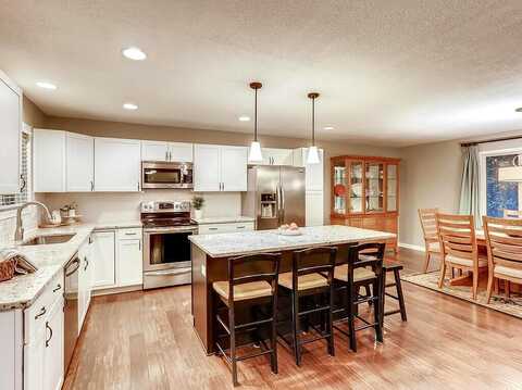 Forestview, MAPLE GROVE, MN 55369