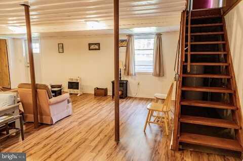 Laurel, BLUEMONT, VA 20135