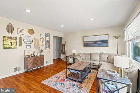 Phipps, WILLOW GROVE, PA 19090
