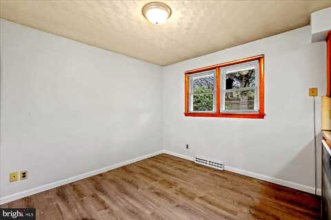 White, YORK, PA 17404