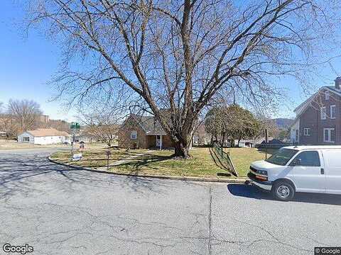 Pershing, READING, PA 19607