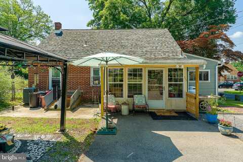 Summit, MOHNTON, PA 19540
