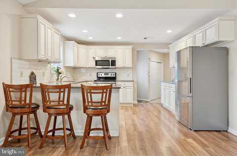 Colonial, LANGHORNE, PA 19047