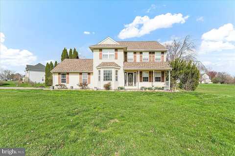 Cristina, OXFORD, PA 19363