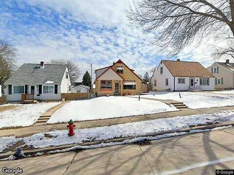 35Th, MILWAUKEE, WI 53221