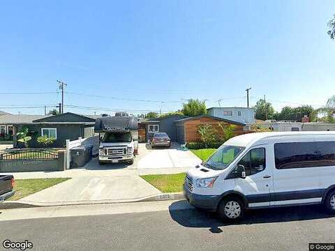 205Th, LAKEWOOD, CA 90715