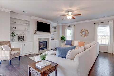 Grandon Loop, VIRGINIA BEACH, VA 23456