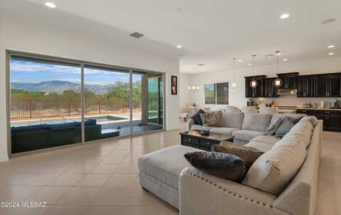 Gemma, ORO VALLEY, AZ 85742