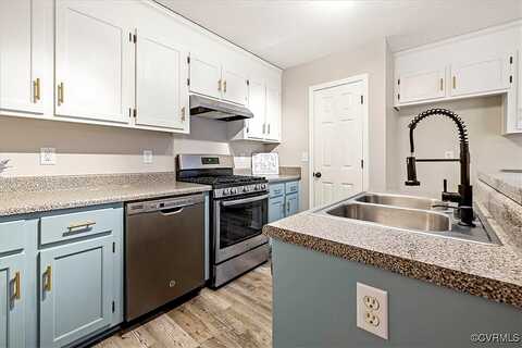 Kate, FORD, VA 23850