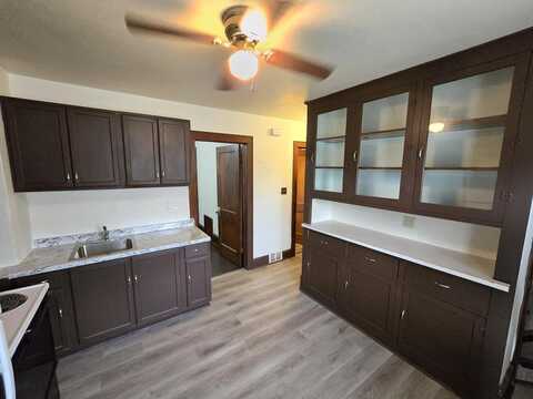 70Th, MILWAUKEE, WI 53214