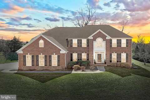 Fawn Hill, HANOVER, PA 17331