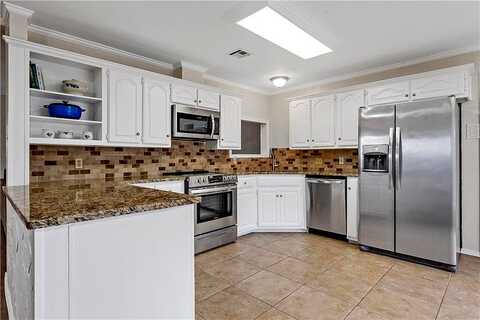 Radisson, HEWITT, TX 76643