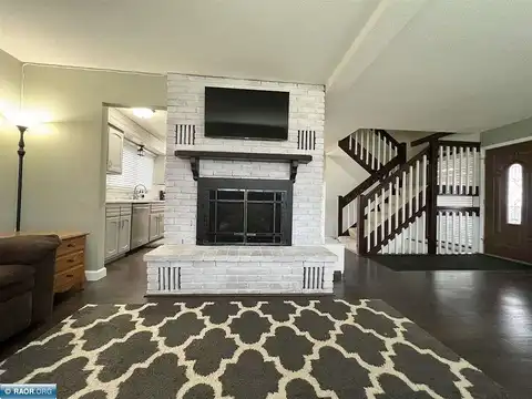 Lindquist, HIBBING, MN 55746