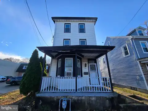 Pond, BRISTOL, PA 19007