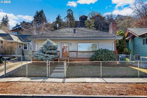 13Th, THE DALLES, OR 97058