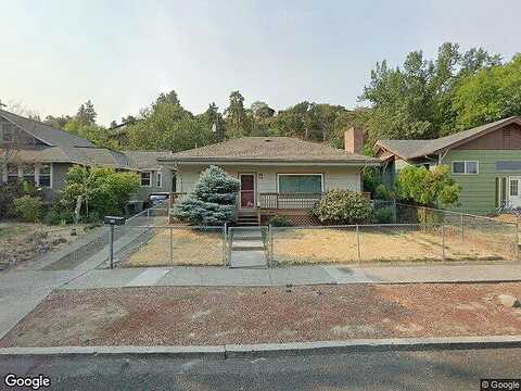 13Th, THE DALLES, OR 97058